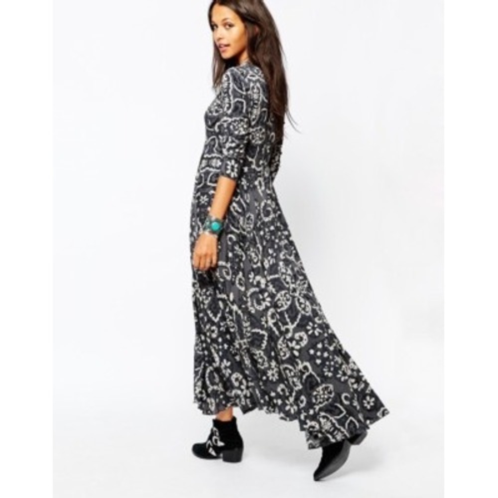Free People First Kiss Long Sleeve Maxi Dress Grey‎ White XS V-Neck Keyhole